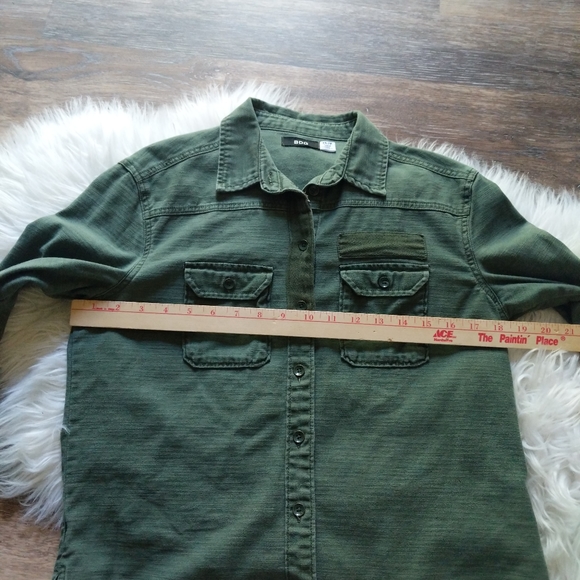 BDG | green military buttondown shirt - Picture 9 of 9